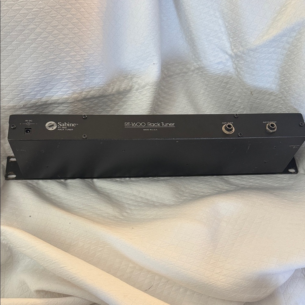 Sabine Black RT 1600 Rack Tuner - Picture 9 of 13